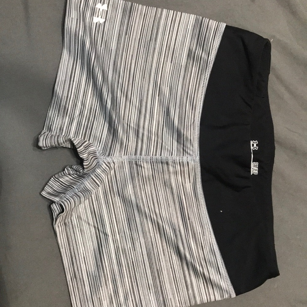 Under armour shorts - like new